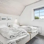6 Bedroom Beautiful In 펜션 Romo