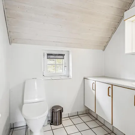 6 Bedroom Beautiful In *