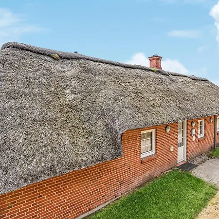 6 Bedroom Beautiful In